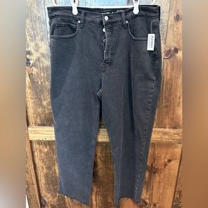 NWT Old Navy Extra High-Rise Sky-Hi Straight Jeans